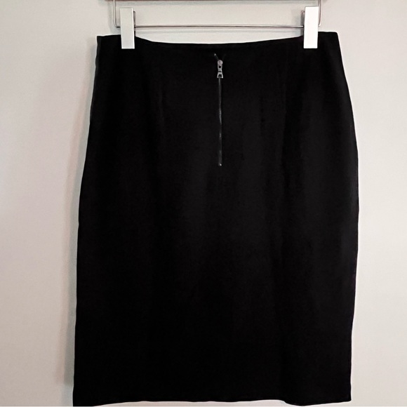 CHICO’S | 1 | Faux Quilted Leather SKIRT - Picture 3 of 12